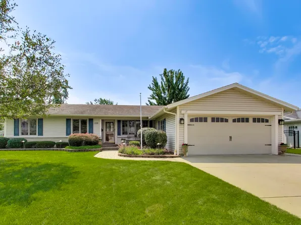 535 Gateshead N, Elk Grove Village, IL 60007