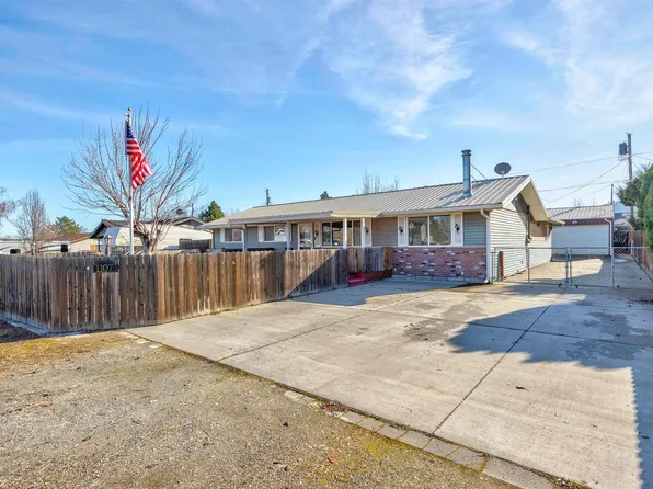 1107 Jane Ave, Benton City, WA 99320