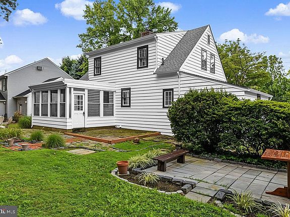 2nd image of 1205 Lore Ave