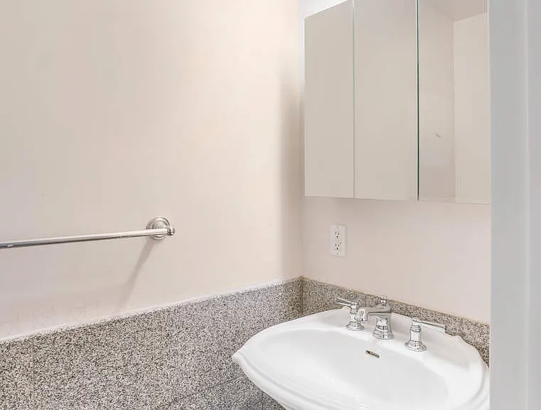 1825 2nd Ave #5S — Photo 10