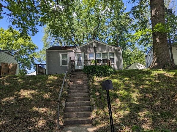 1114 Dakota St, Leavenworth, KS 66048