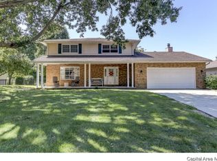 31 Stardust Dr, Sherman, IL 62684