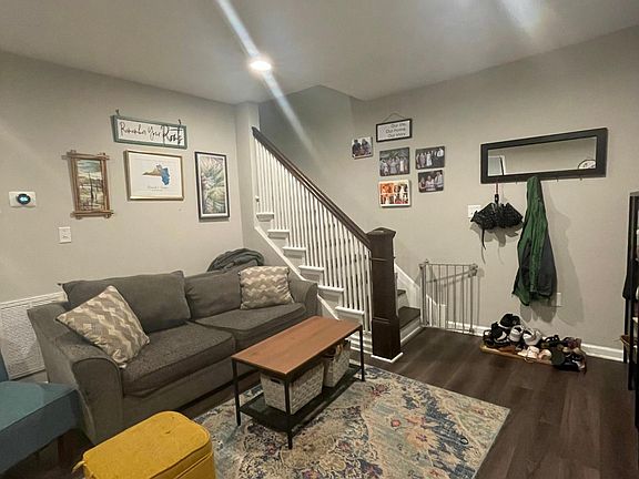 2nd image of 3227 5th Ave