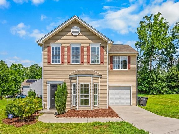 2nd image of 2215 Bradford Glen Cir