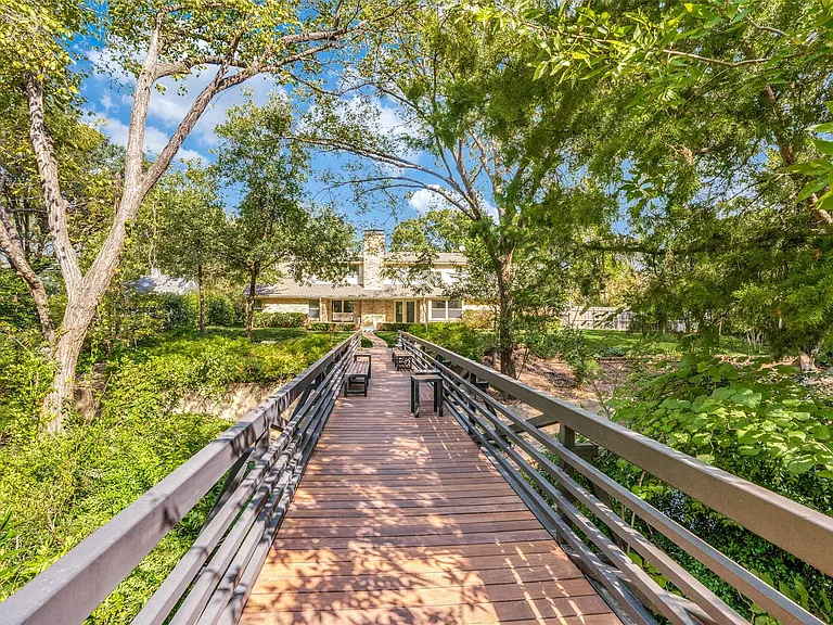 10534 Royal Springs Dr — Photo 13
