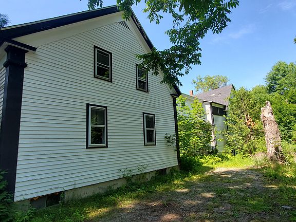 3rd image of 27 Old Village Road