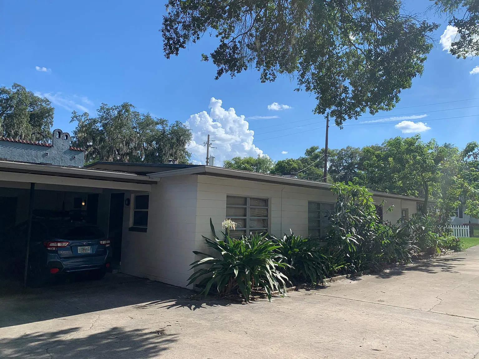 621 Bourne Pl — Photo 3