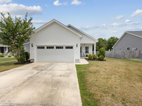 318 Long Pond Drive, Sneads Ferry, NC 28460