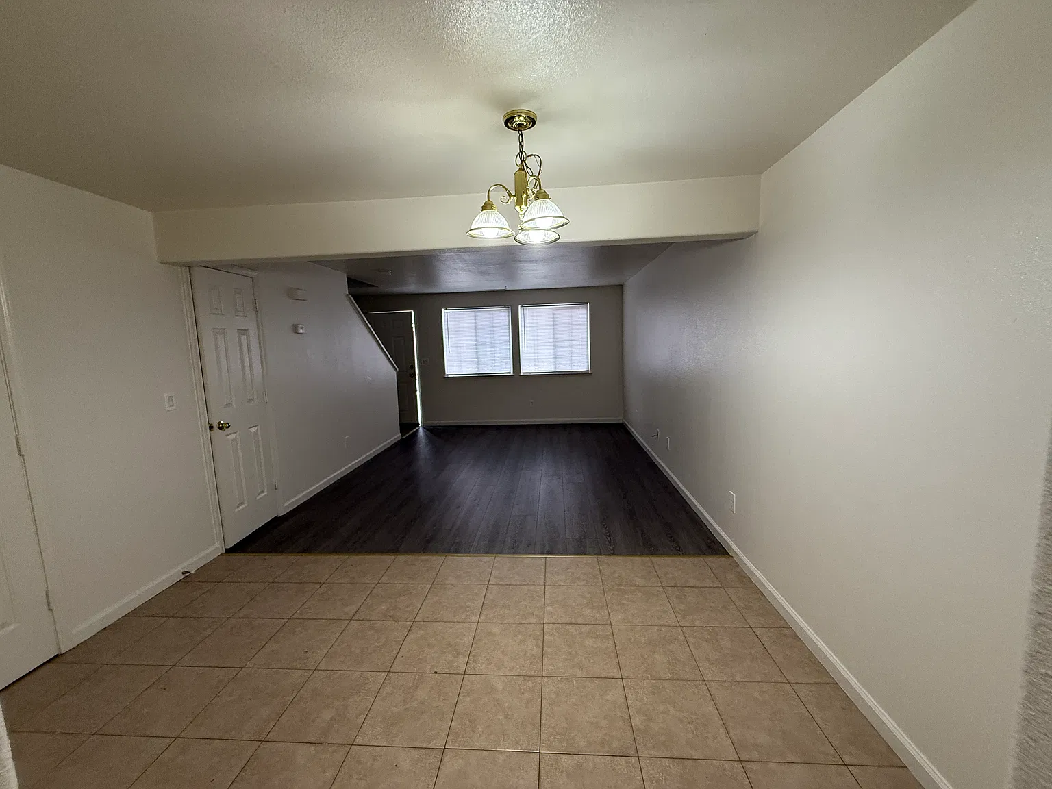 2 bed, 1.5 bath, 950 sqft, $1,600 — Photo 2