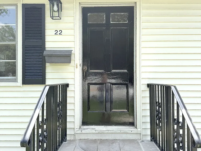 22 Springbrook Rd — Photo 2