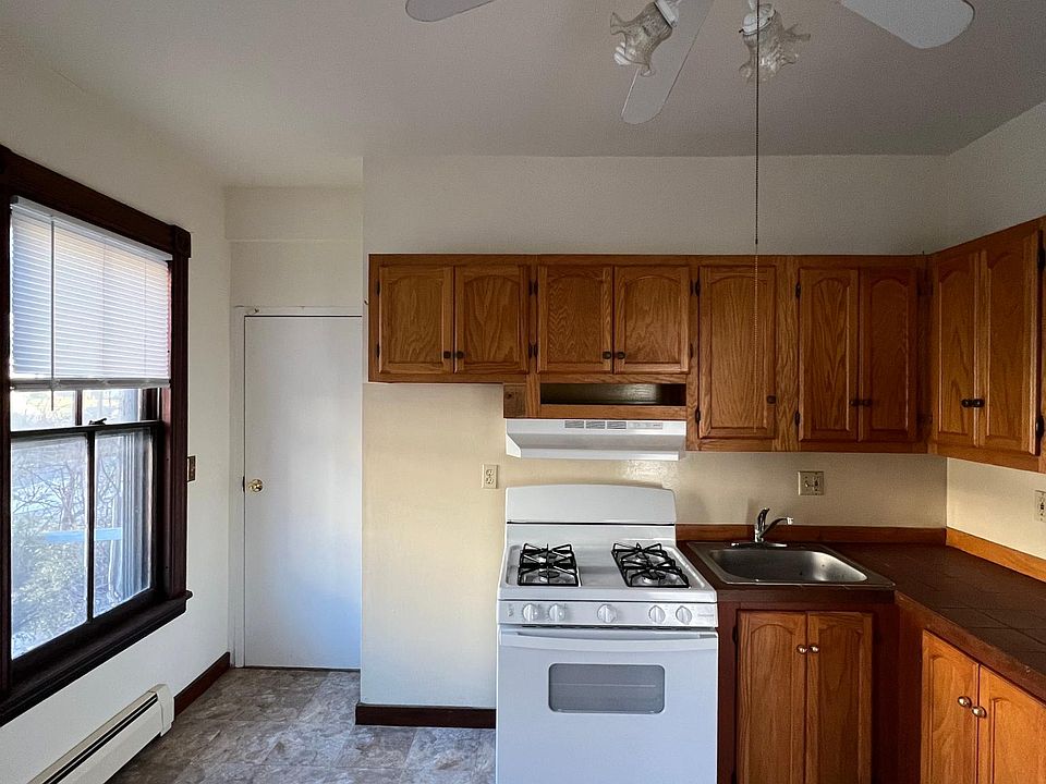 2nd image of 294 Quinnipiac Ave #1F