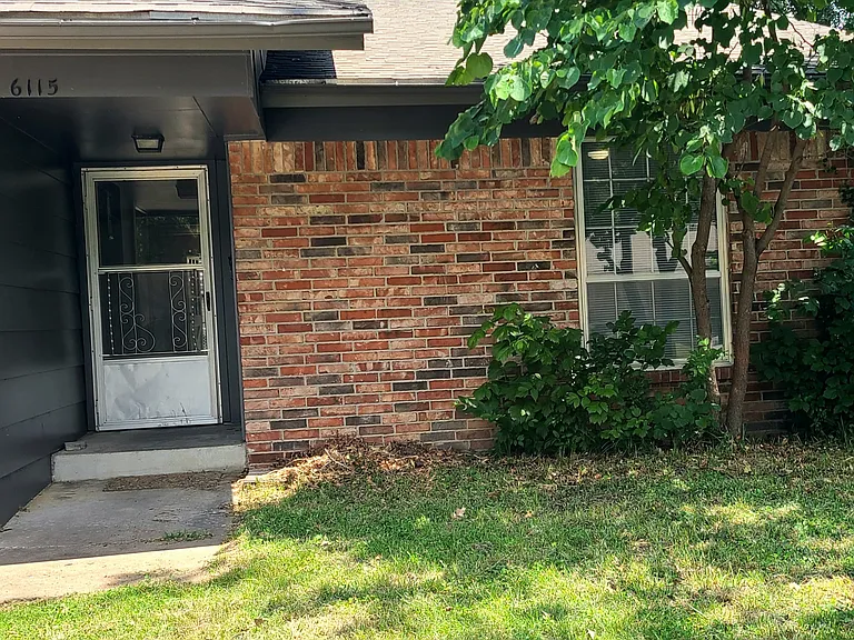 6115 S Troost Ave — Photo 15