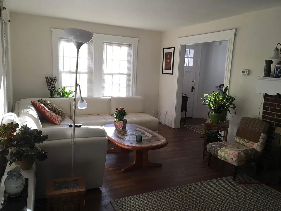 1493 Main St