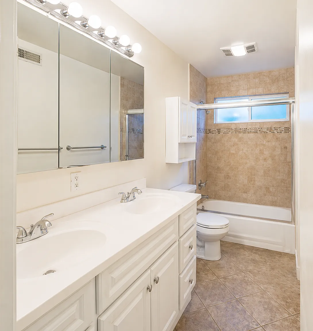 8845 Hatillo Ave — Photo 4