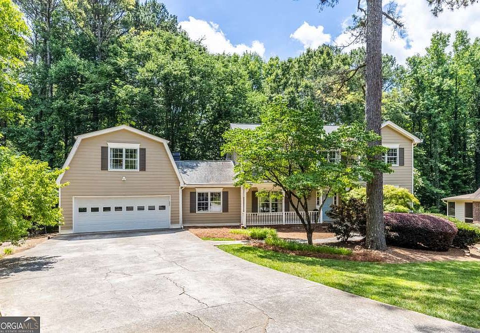 1st image of 1025 Foxfire Dr