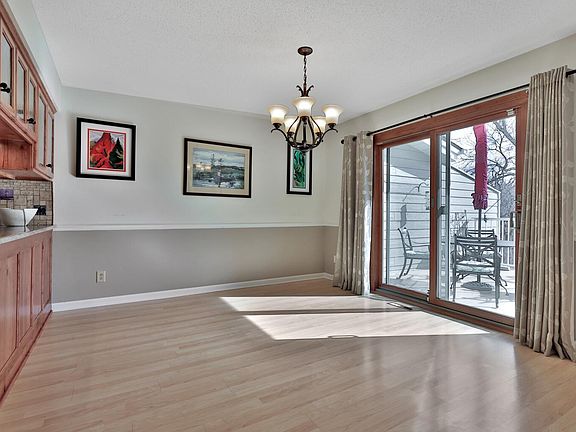 5th image of 8276 Kingslee Rd