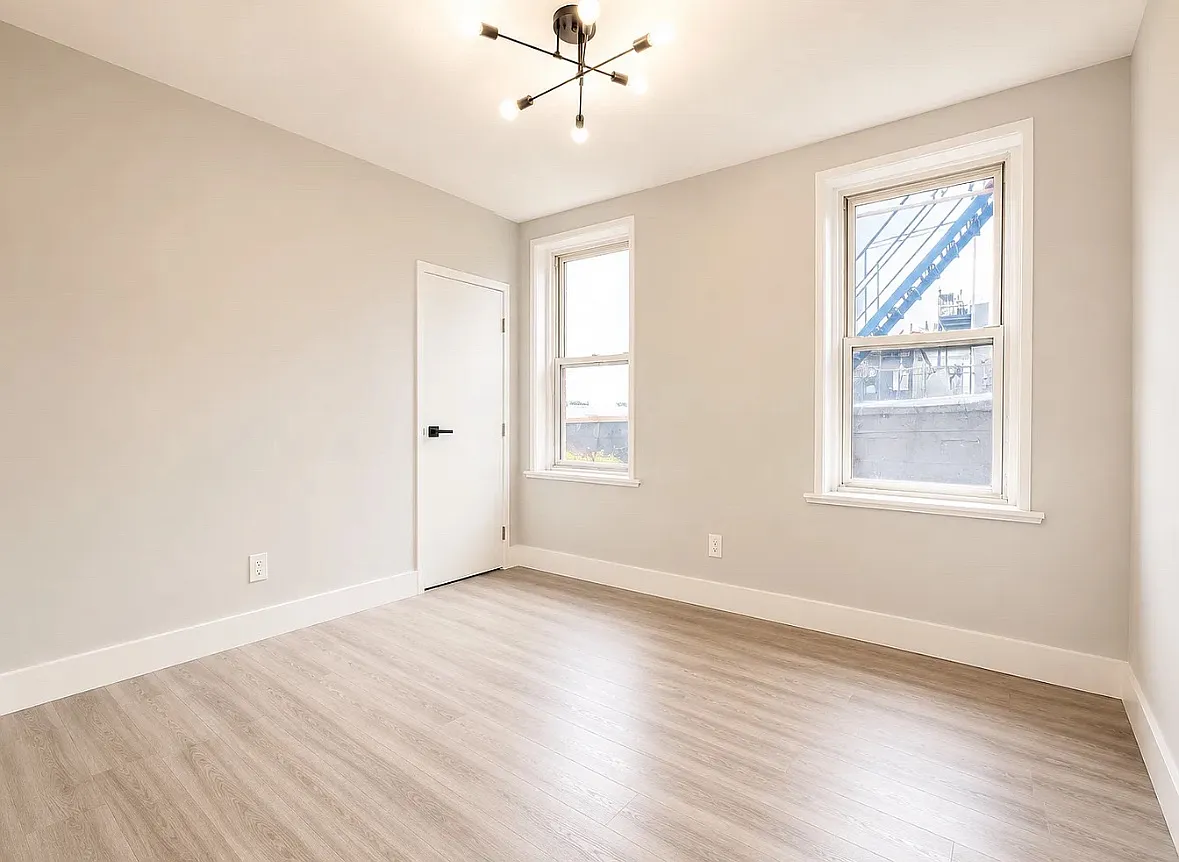 3 bed, $2,000 — Photo 4