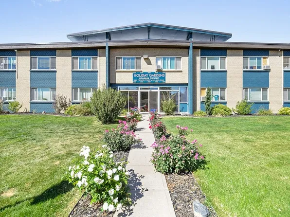 Holiday Gardens, 1307 Pierce St #1330-02, Denver, CO 80214