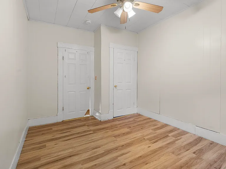 25 Salem St — Photo 24