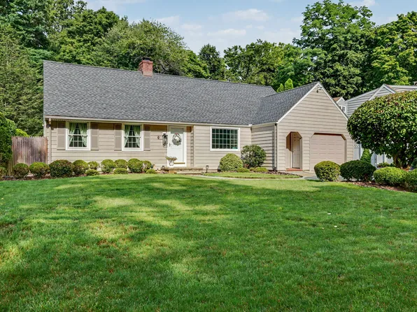 34 Edgerton St, Darien, CT 06820