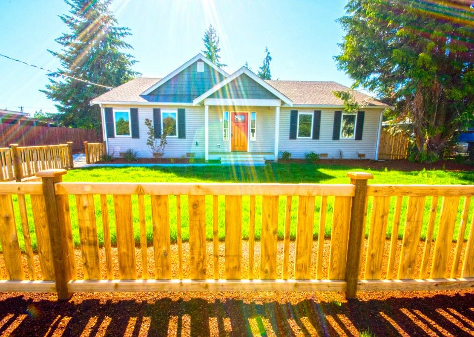 1st image of 1214 47th Ave E