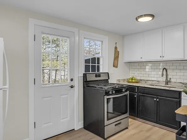 63 Neillian Way #63, Bedford, MA 01730