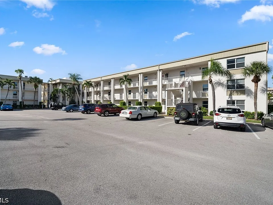 1624 Pine Valley Dr #103