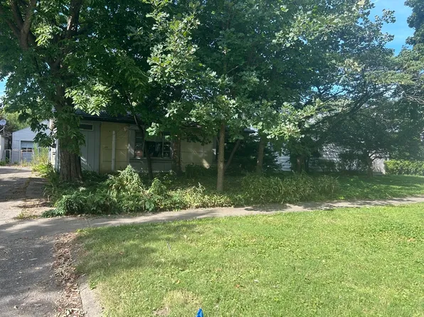 818 W Columbia Ave, Champaign, IL 61820