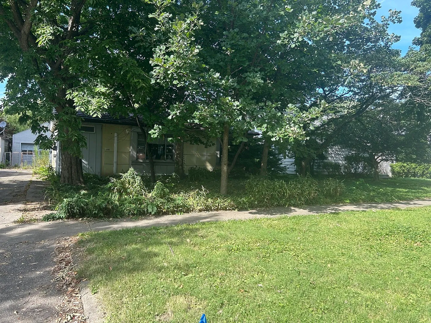 818 W Columbia Ave photo 1