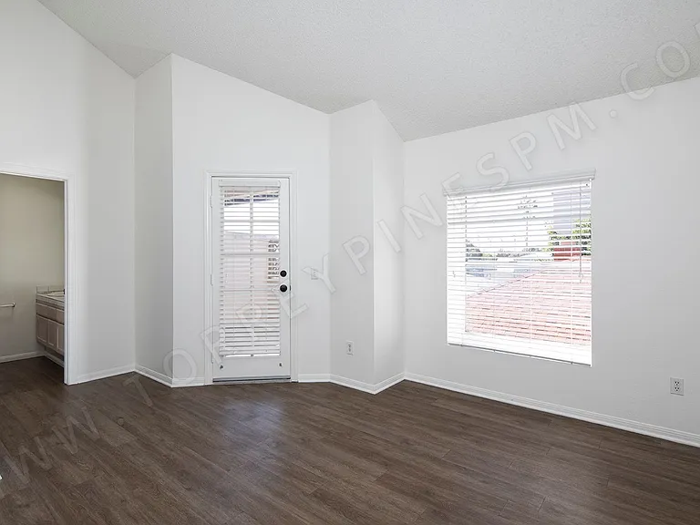 1420 Hornblend St — Photo 13