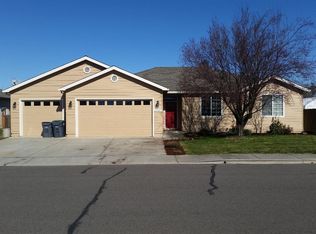 2587 Jeremy St, Central Pt, OR 97502