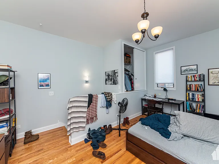 1133 W Addison St #3 — Photo 10