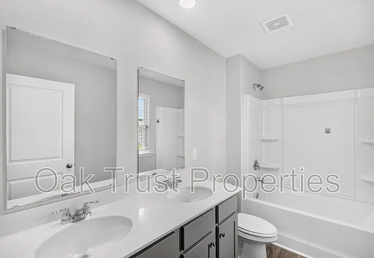 147 Cloverleaf St — Photo 20
