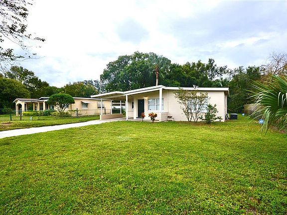 4th image of 105 Country Club Dr