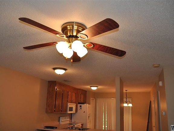 5th image of 1124 Saint Charles Ct