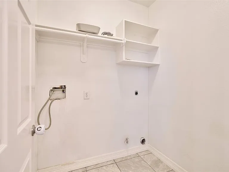 13714 Hillingdale Ln — Photo 10