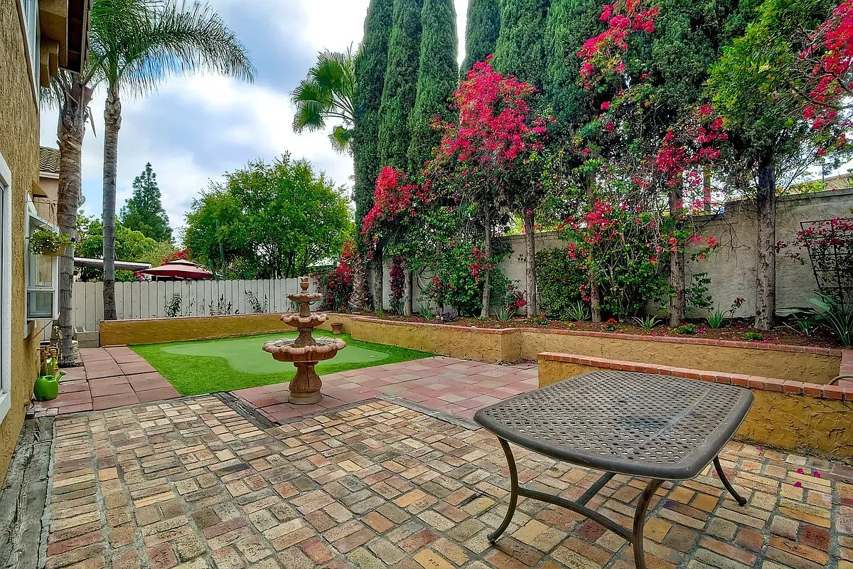 4 bed, 1957 sqft, $4,200 — Photo 3