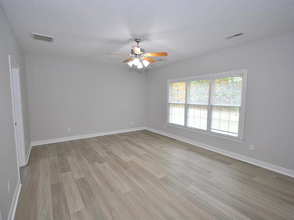 5th image of 1210 Glenbrooke Dr