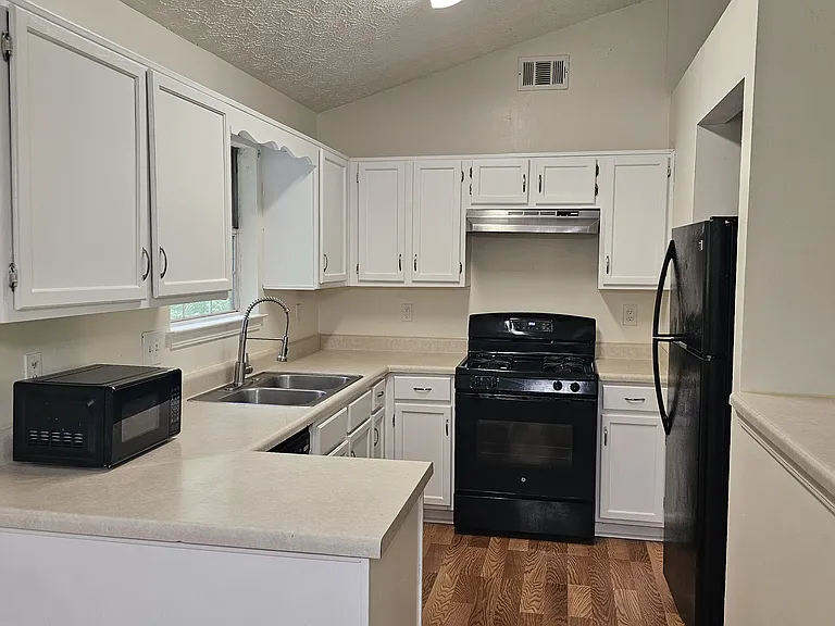 3221 Meadowlark Ln NW — Photo 9
