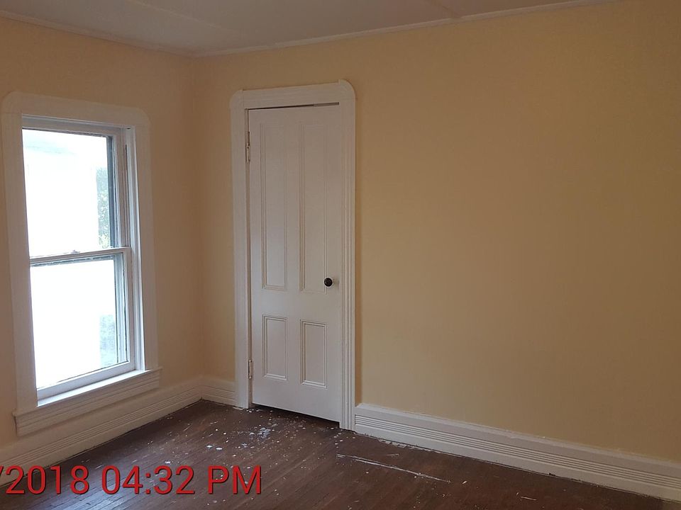 1st image of 609 Grove St