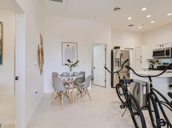 2010 E River Rd Unit 204, Tucson, AZ 85718