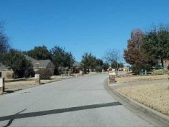 Exterior Neighborhood (street photo)