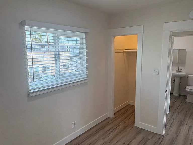 1142 Hoffman Ave — Photo 7