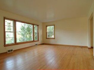 298 Grandview Ave, Glen Ellyn, IL 60137