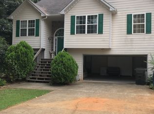 555 Cotton Creek Ln, Winder, GA 30680