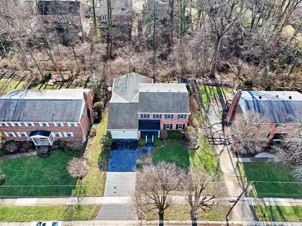 6997 Queensway Ln, Cincinnati, OH 45230