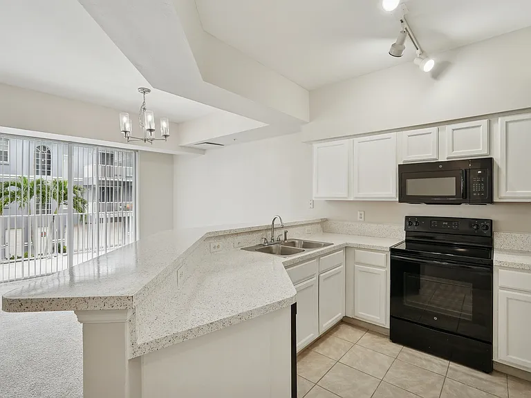 Cobblestone on The Lake Apartments — Photo 1