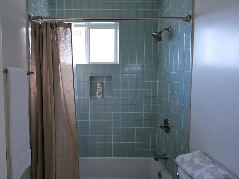 10916 Arleta Ave — Photo 21