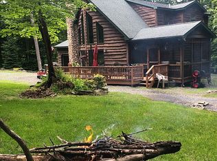 335 Lake Russell Rd, Newfoundland, PA 18445