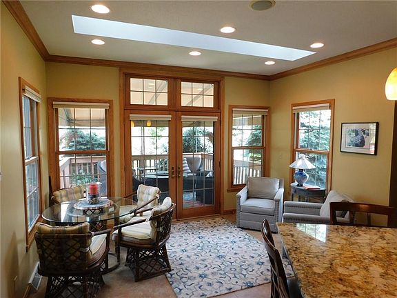 5th image of 4028 Sandalwood Dr